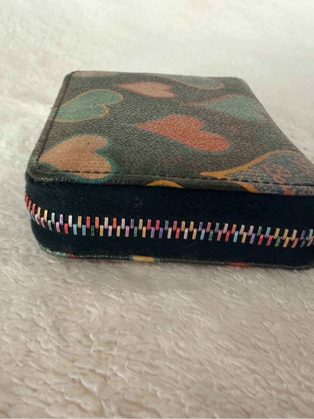 Dooney & Bourke Heart Print Zip Around Wallet Coin Purse - Picture 4 of 10